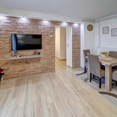 Apartman Nena Πίροτ Εξωτερικό φωτογραφία